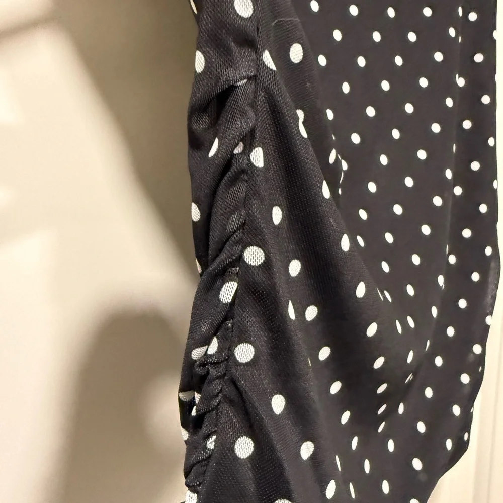Women’s Size Medium Black and White Polka Dot Tank Top - Picture 3 of 6